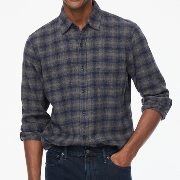 J. Crew Men's Classic Fit Navy And Gray Plaid Button Down Flannel Shirt Sz S NEW - Picture 1 of 10